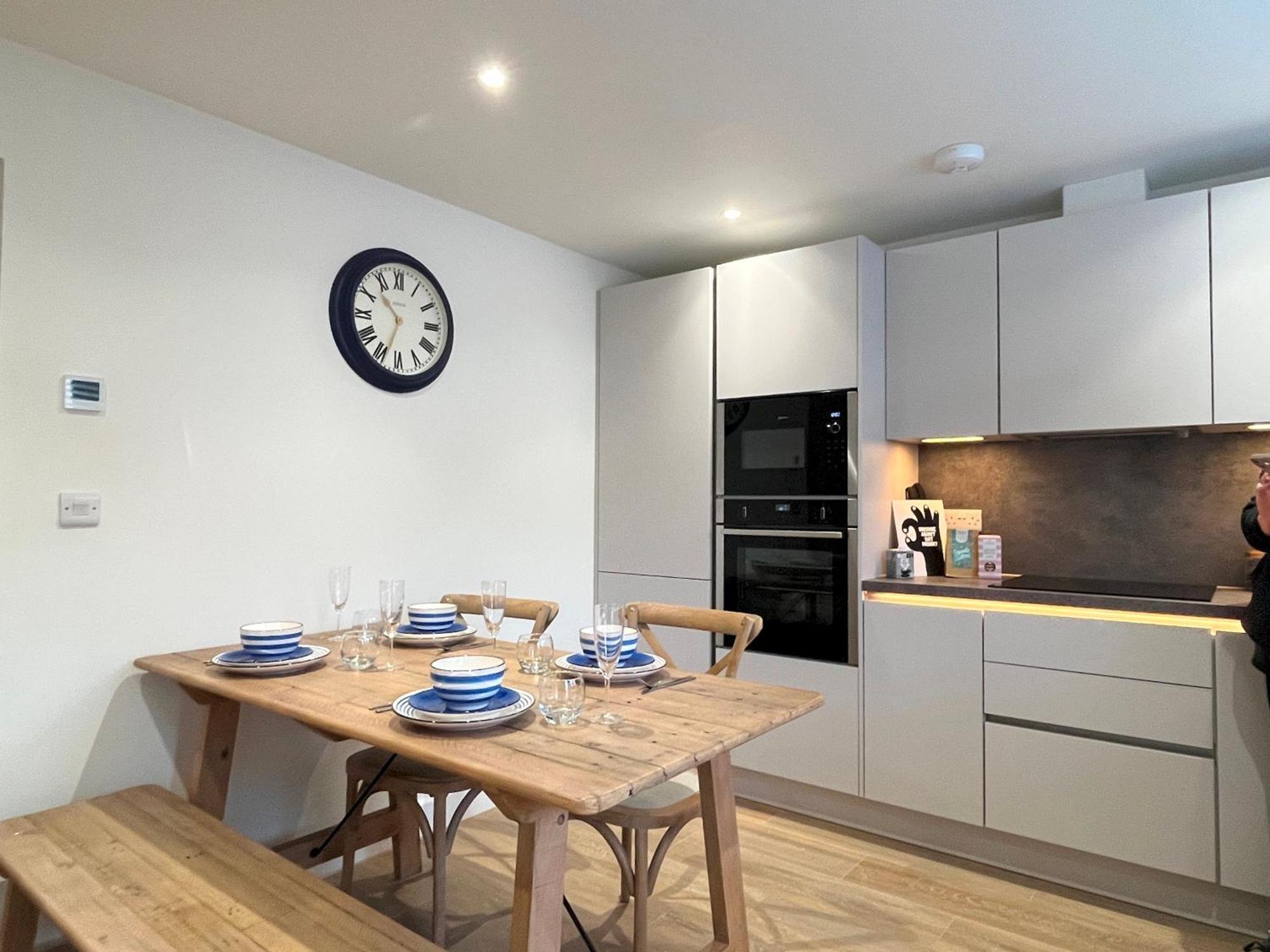 Exceptional 3 Bedroom Home In Penzance~New~Seaside Exterior photo